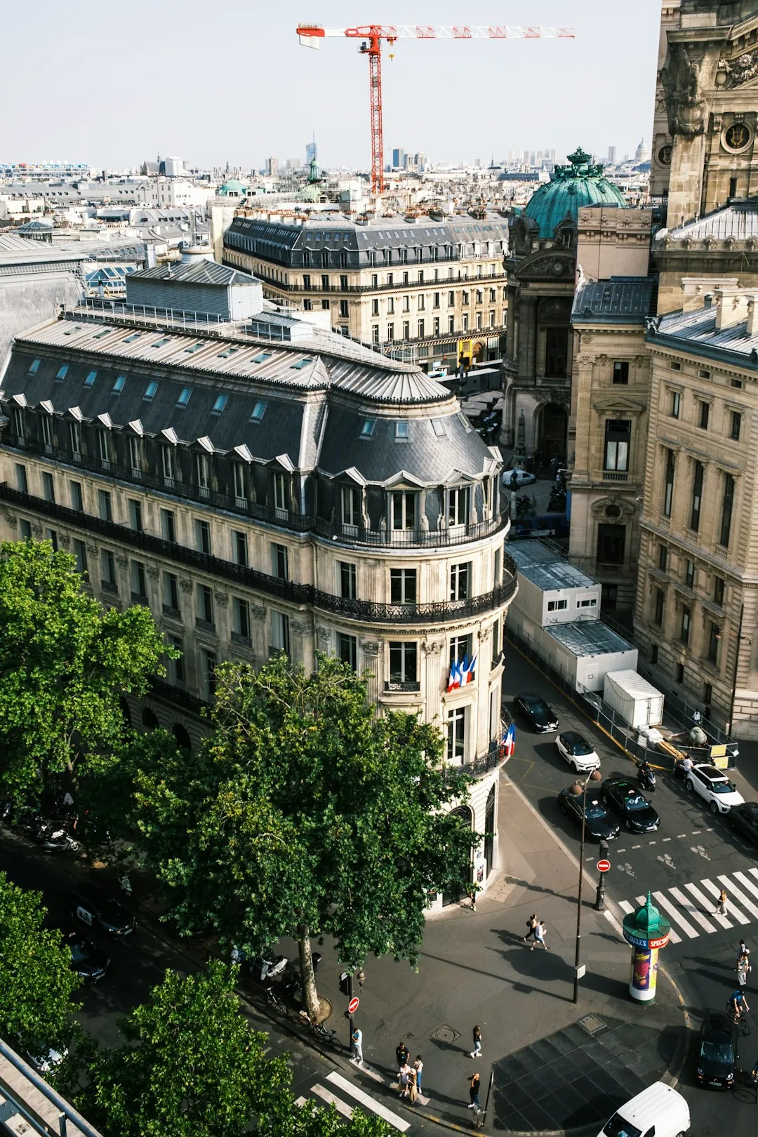 Hotel Particulier Montmartre — Private Mansion with Garden