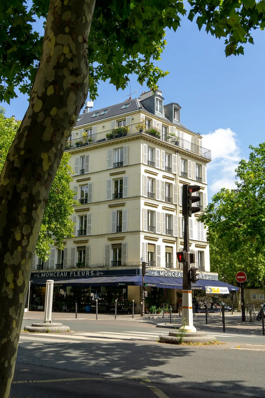 Les Bains Paris — Club Heritage Meets Modern Rooms